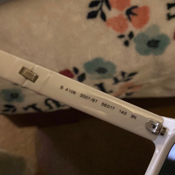 Burberry White Foldable Sunglasses-Like New! - Picture 7 of 10